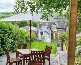 Apartment-Ensuite-Two Bedroom - Rhayader - Patio