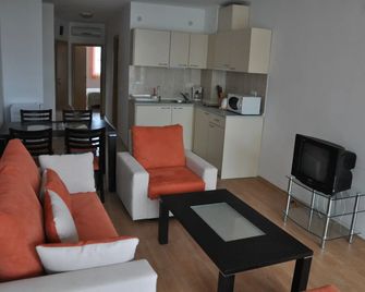 Sunny Holiday Apartments - Nesebar - Sala de estar