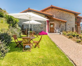 Apartment in a rural setting near the beach of Laredo 1 - Ampuero - Patio