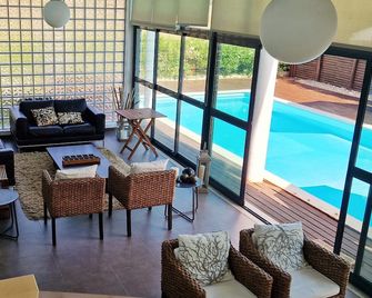 Arrábida Vacation Villa, near Lisbon - 킨타 두 안주 - 수영장