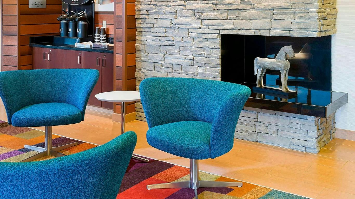 Fairfield Inn & Suites Lexington Keeneland Airport