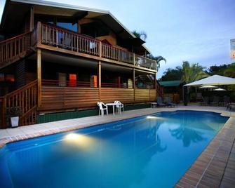 Boat Harbour Studio Apartments and Villas - Hervey Bay - Piscina
