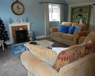 Osprey Meadow Holiday Cottages - Bedale - Living room