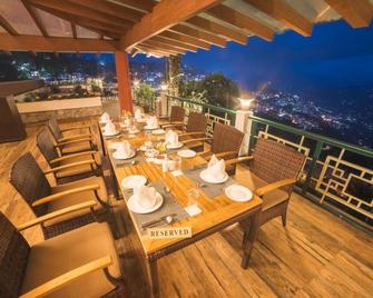 Welcomheritage Denzong Regency - Gangtok - Balcony