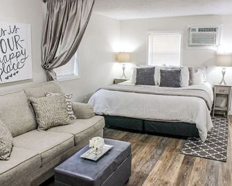 Entire Cottage - Starkville - Conveniently Located - Starkville - Schlafzimmer