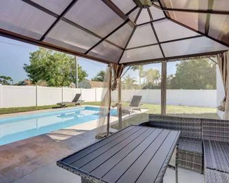 Sunset Harem Hideaway Port St Lucie - Port St. Lucie - Zwembad