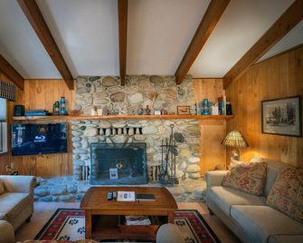 Yosemite Retreat in the Meadows - Wawona