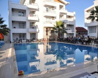 Lambada Otel Altinoluk - Altinoluk - Piscina