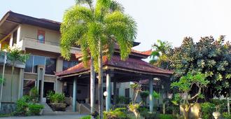 峇里棕櫚灘酒店 - 庫塔 - 庫塔