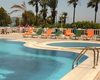 Nagidos Hotel - Bozyazı - Piscina