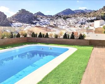 Casitas Sierra de Libar - Montejaque - Piscina