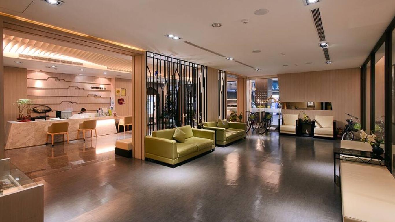 Kiwi Express Hotel - Kaohsiung Station