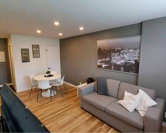 Condo #236 Mont St-Anne - Beaupre - Living room