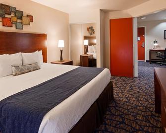 Best Western Plus Villa Del Lago Inn Patterson - Patterson - Habitación