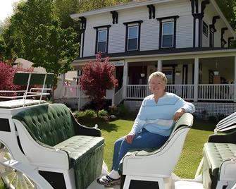 La Belle De La Riviere (The Beauty Of The River ) - B&b - Newaygo - Edificio