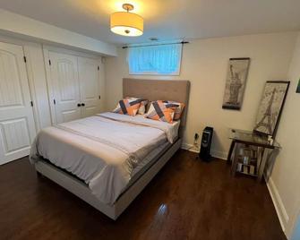 Nathan’s One Bedroom Suite - Fredericton - Bedroom