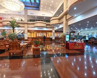 Xinda Hotel - Джинін - Лоббі