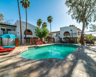 79 Casa Grande 2bd 2ba Modern Getaway He - Casa Grande - Zwembad