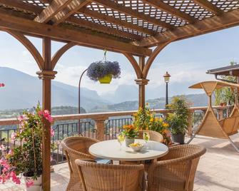 Hotel Miravalle - San Lorenzo in Banale - Balcony