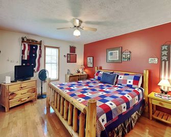 Willow Creek - Wears Valley - Bedroom