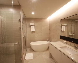 Hotel East9 - Gangneung - Baño