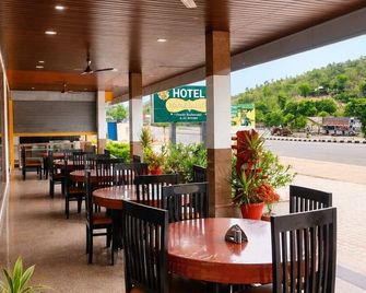 Hotel White Lotus at Ratanpur border - Dūngarpur