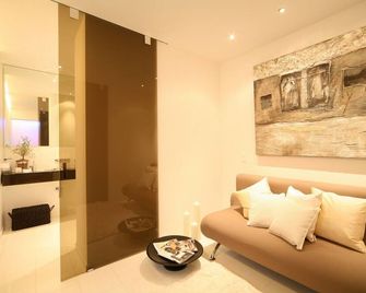 Visionapartments Gerechtigkeitsgasse - Contactless Check-In - Zurich - Living room