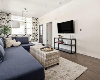 Top Floor | Amazing views | Center of LoHi - Denver - Sala de estar