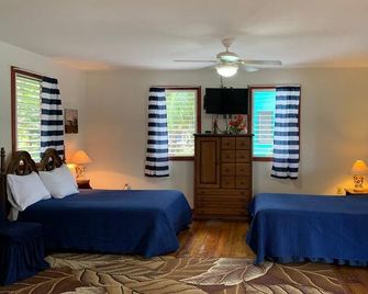 Tropical Jungle Paradise - Ladyville - Bedroom