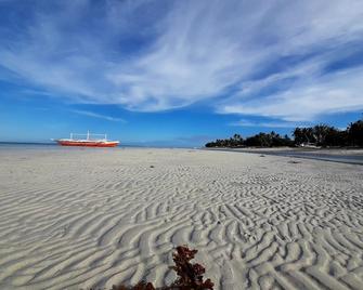 Saint John Beach House - Bantayan - Пляж