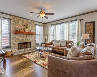 5br With Movie & Game Rooms Near Lakepoint Pbr - Cartersville - Sala de estar