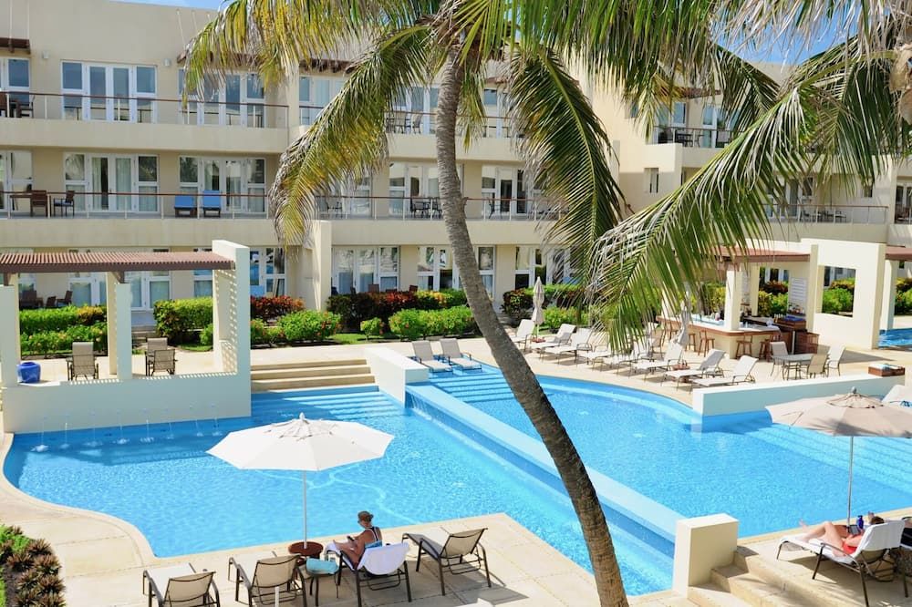 The Phoenix Resort - San Pedro Town - Pool