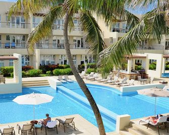 The Phoenix Resort - San Pedro Town - Pool