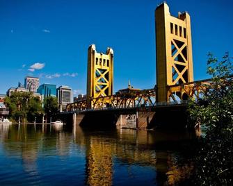 Close to State Capitol | Mins to Southside Park - Sacramento