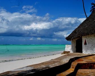 Coral Reef Beach Resort - Zanzíbar - Playa