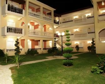 Venus Hotel & Suites - Kalamaki - Edificio