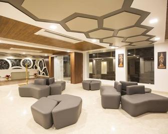 Hotel Ark - Kumbakonam - Lobby
