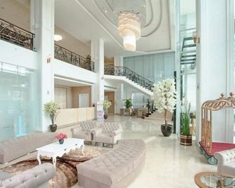 Savero Hotel Depok - Depok - Лоббі