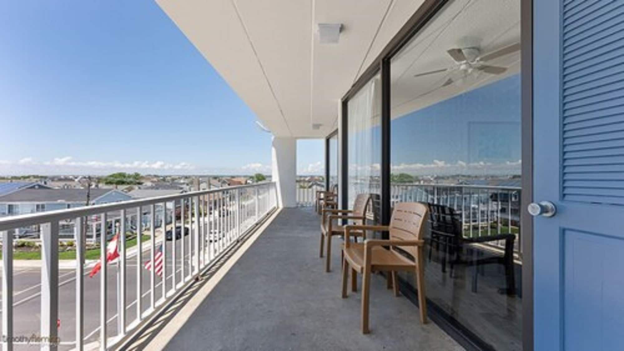 Beau Rivage Beach Resort - ווילווד קרסט - מרפסת