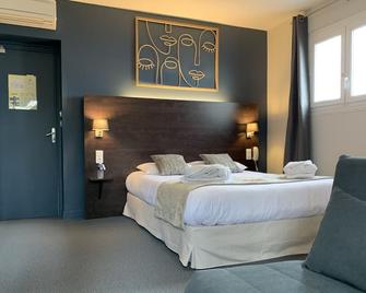 Hotel Aux Berges de l'Aveyron - Onet-le-Château - Спальня