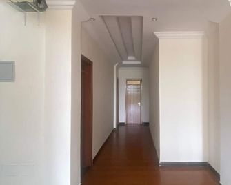 Ephi's Place - Peaceful & Spacious Guest House in Beautiful Hawassa – Free Wi-Fi - Awassa - Pasillo