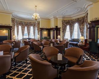Prince Of Wales Hotel - Southport - Lounge