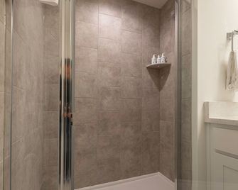 2708 Harbor Court - Delavan - Bad
