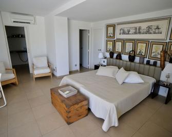 Auberge de la Calanque - Le Lavandou - Bedroom