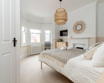 Chic Townhouse In The Heart Of Historica - Exeter - Bedroom