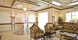 Hotel Vasundhara Palace - ริชิเคช - ล็อบบี้