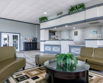 Quality Inn & Suites Brooksville I-75/Dade City - Brooksville - Salónek