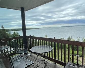 St. Marys River Getaway - Short drive from Sault Ste. Marie - Sault Ste. Marie - Balkon