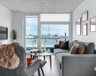 Beautiful Ship In Grenaa With Wifi - Grenaa - Living room