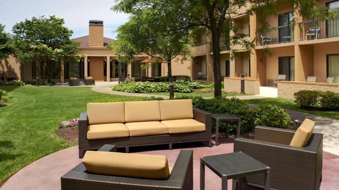 Courtyard Detroit Metro Airport Romulus